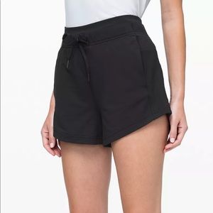 Lululemon inner glow 3” shorts